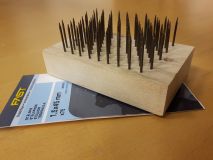 Egentillverkad häckla med 75 st spikar 1,5 mm × 45 mm